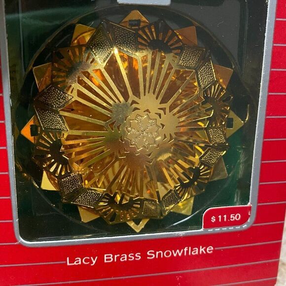 Lacy Brass Snowflake Hallmark Keepsake Christmas Ornament - Picture 2 of 4